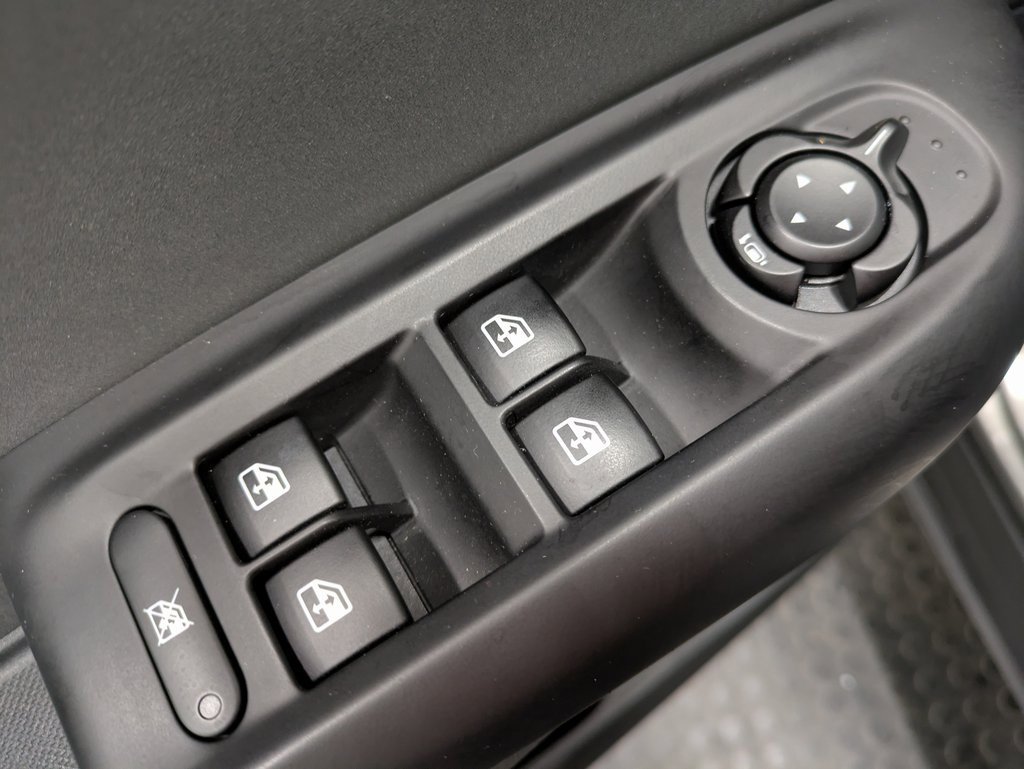 Used 2024 Alfa Romeo Tonale Ti w/ Premium Interior Package image 9