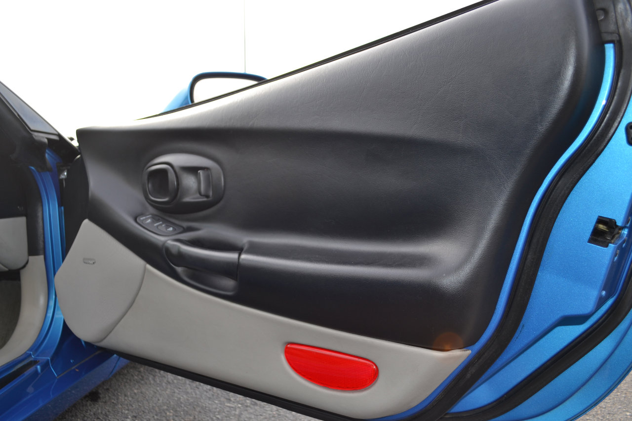 Used 2000 Chevrolet Corvette Convertible w/ Memory Pkg image 34