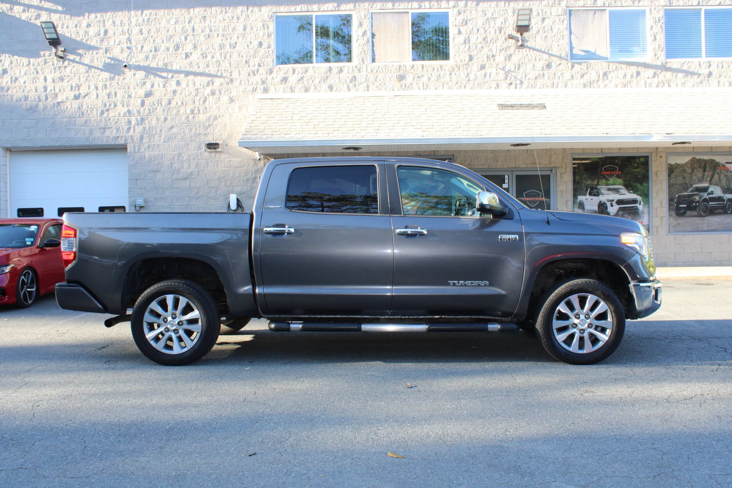 Used 2016 Toyota Tundra Limited w/ Limited Premium Package AWD/4WD image 23