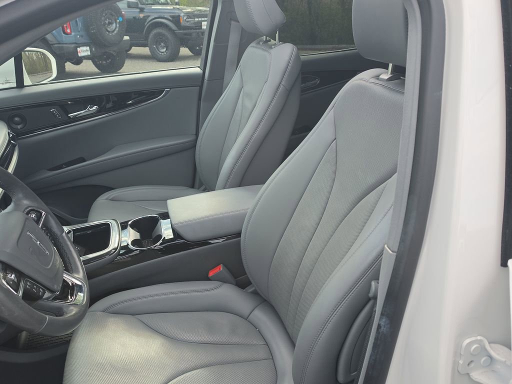 Used 2023 Lincoln Nautilus Reserve w/ Equipment Group 201A image 5