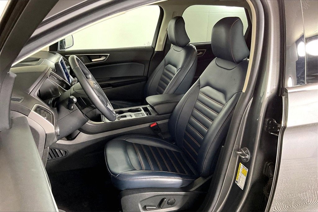 Used 2022 Ford Edge SEL w/ Sport Appearance Package image 24