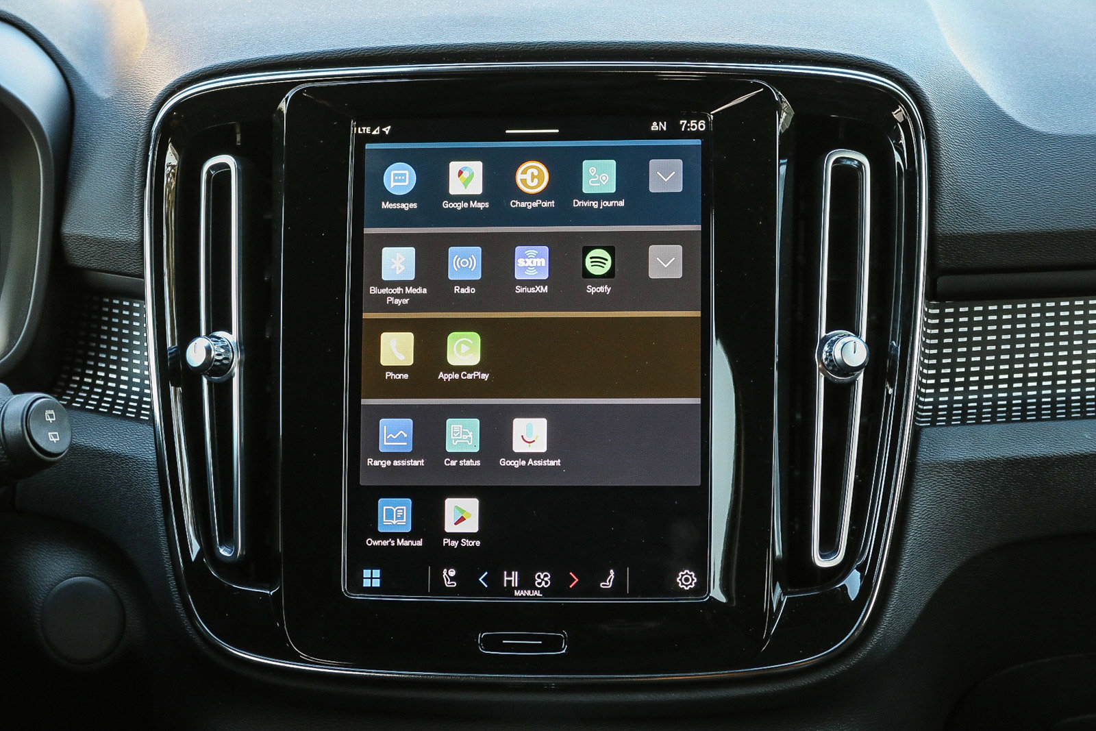 Used 2021 Volvo XC40 P8 Recharge w/ Advanced Package image 14