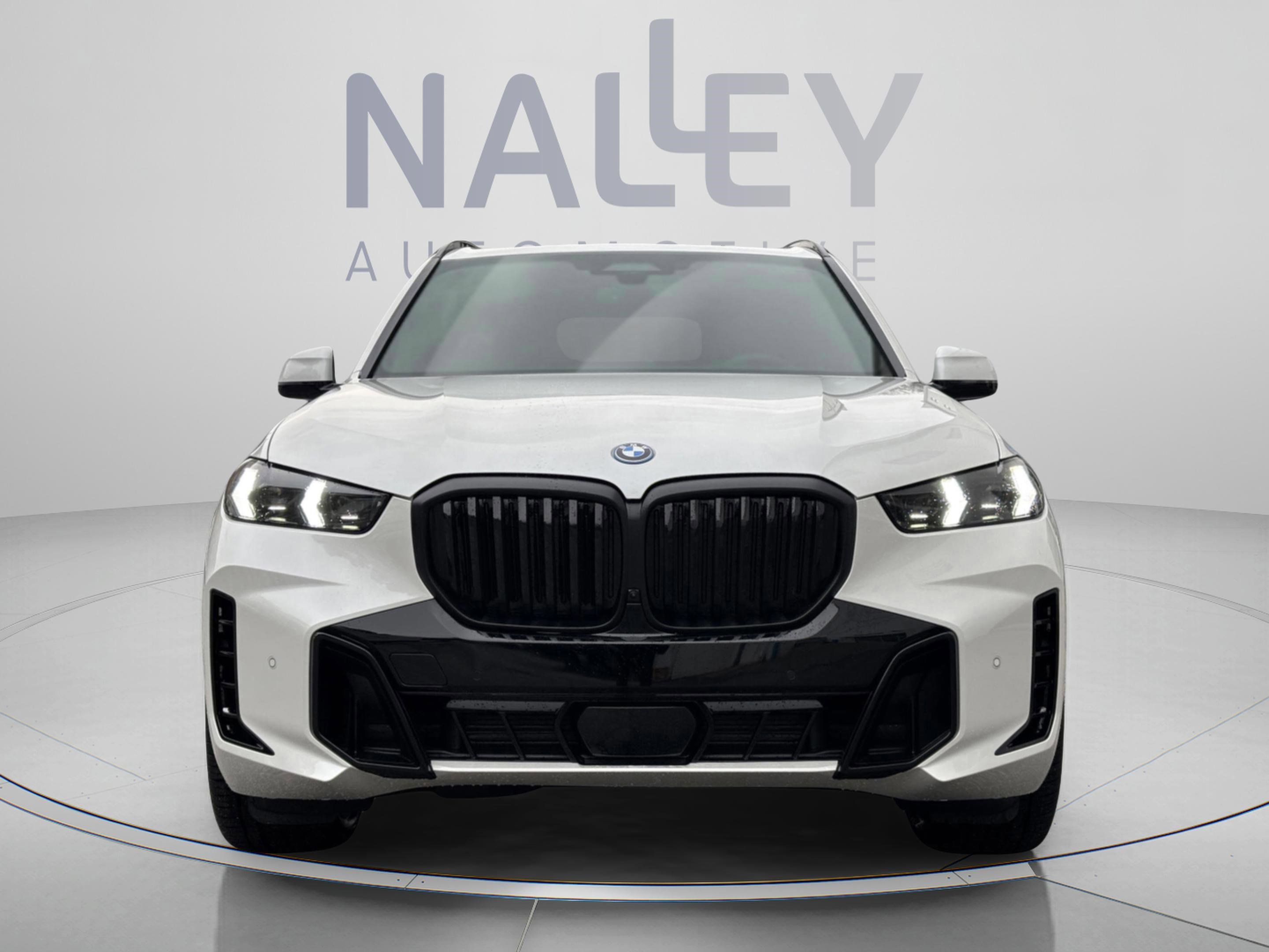 Used 2026 BMW X5 xDrive50e w/ M Sport Package image 7