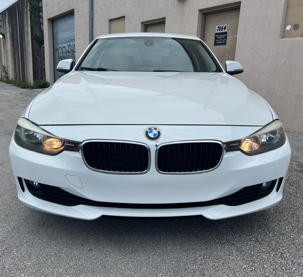 Used 2014 BMW 320i 4dr Sdn 320i RWD image 16