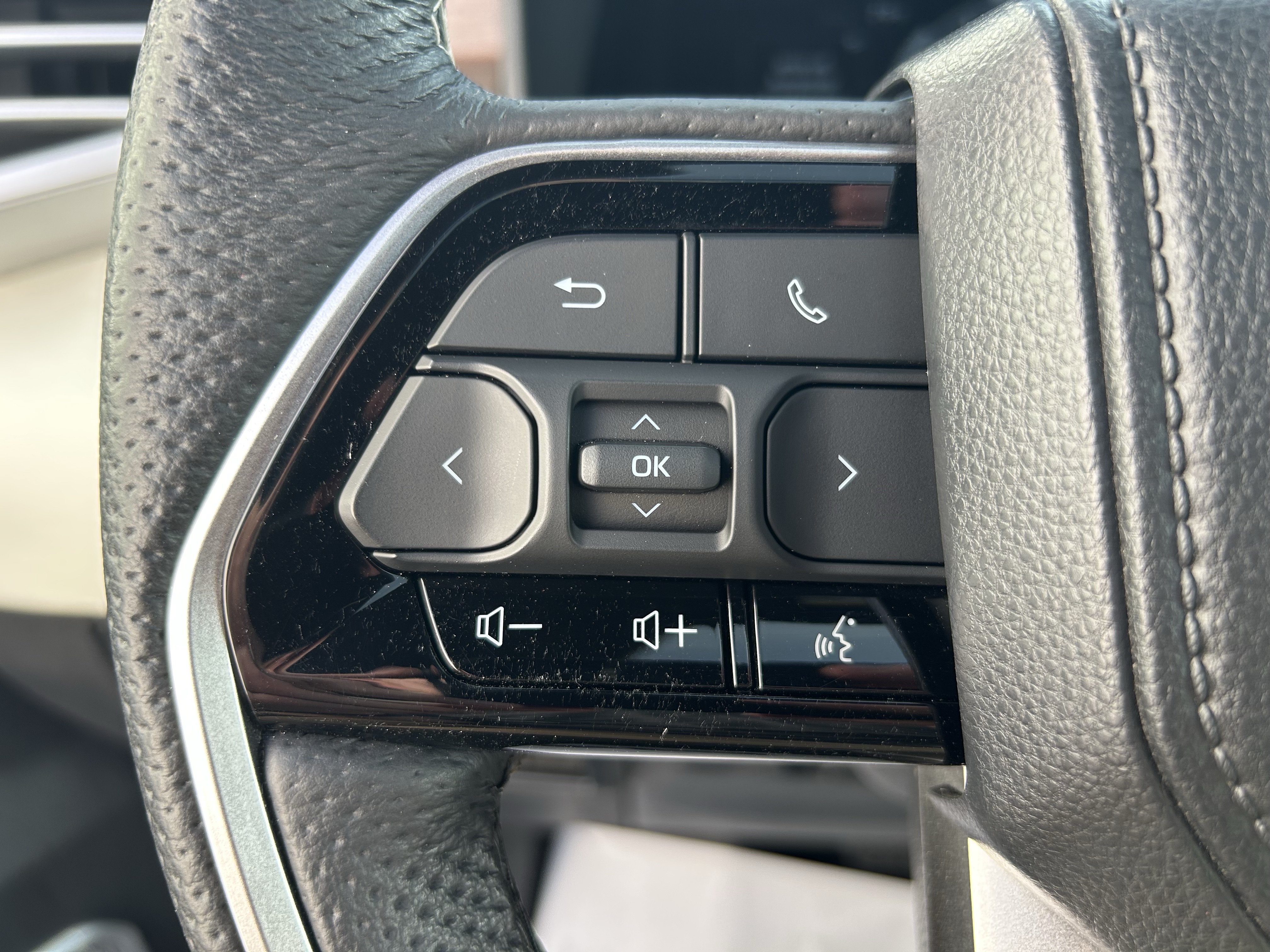 Certified 2023 Toyota Sequoia Capstone AWD/4WD image 28