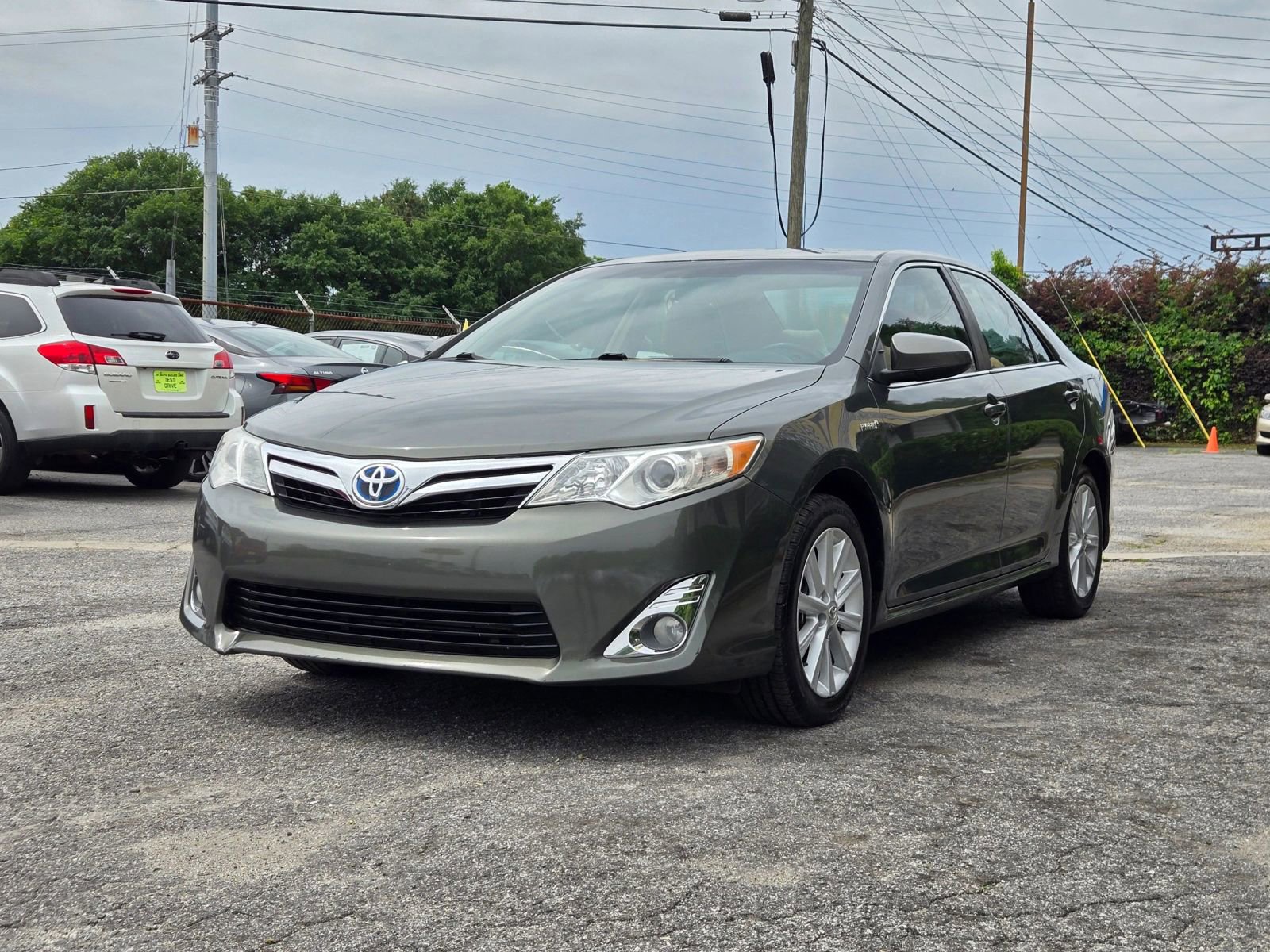 Used 2012 Toyota Camry XLE w/ Leather Pkg FWD image 2