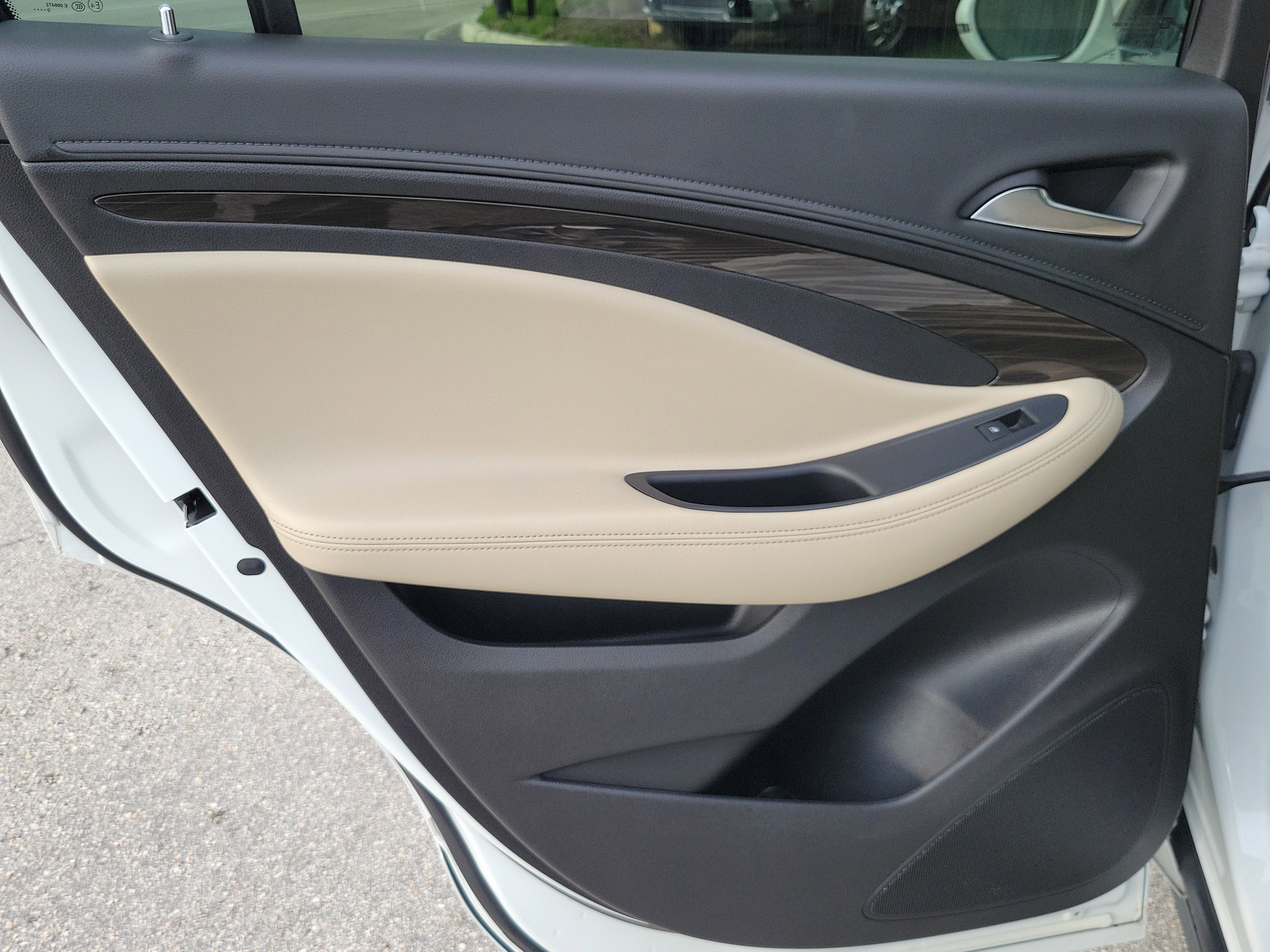 Used 2020 Buick Envision Essence w/ Experience Buick Package image 27