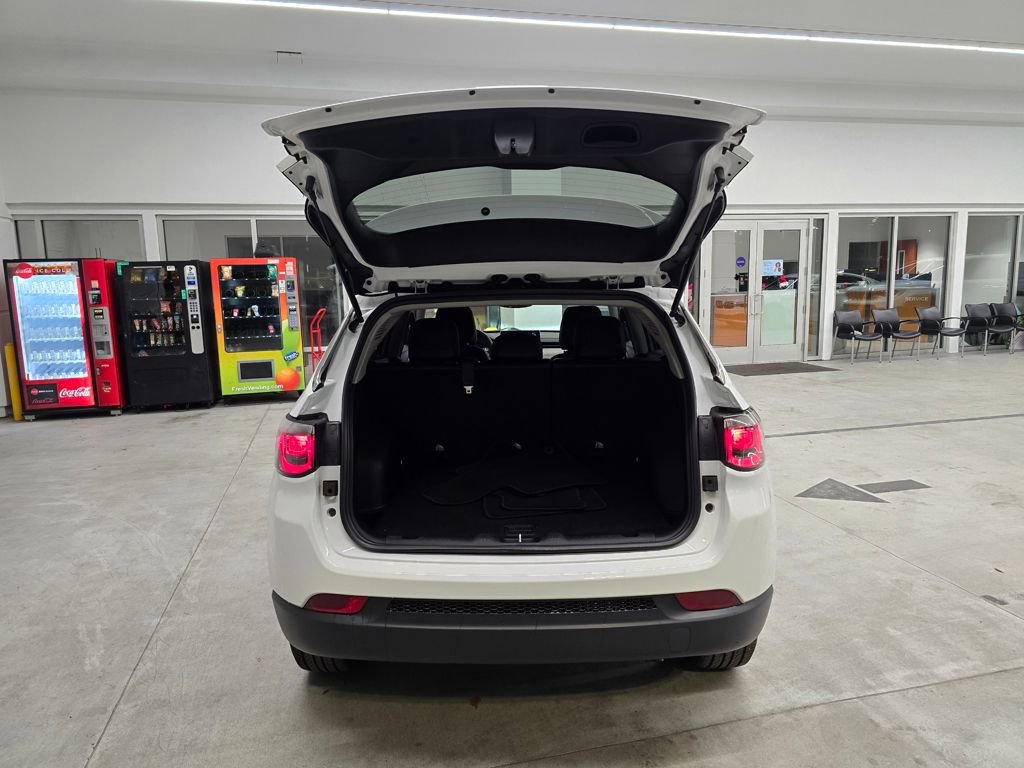 Certified 2022 Jeep Compass Latitude image 35