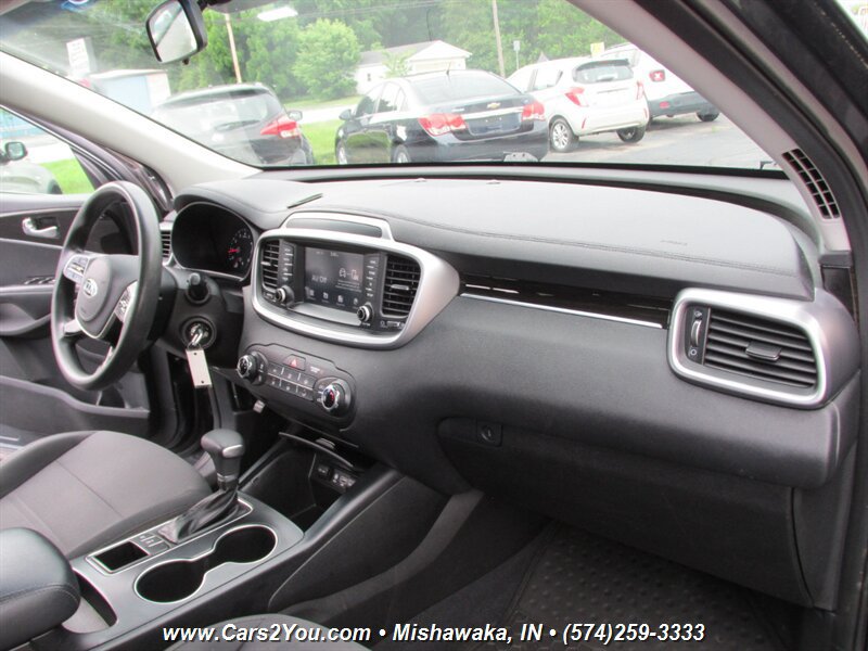 Used 2020 Kia Sorento AWD V6 image 20