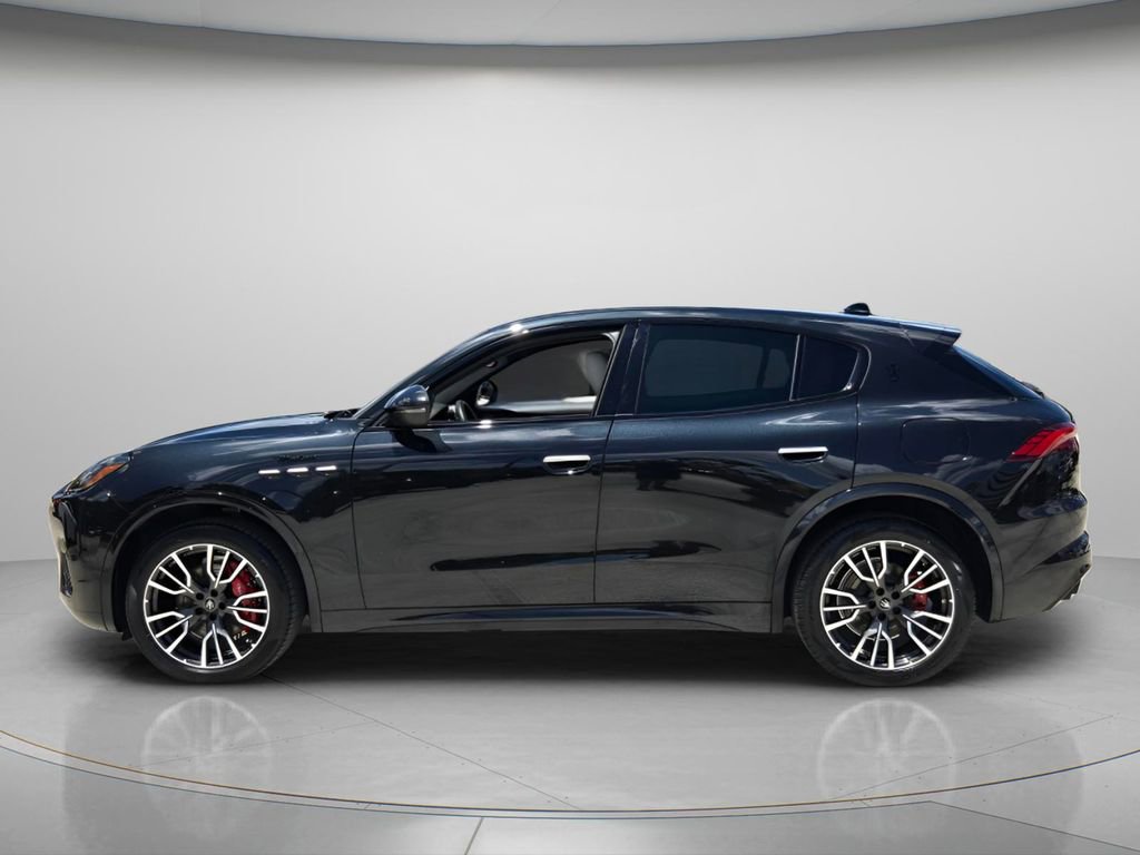 Used 2023 Maserati Grecale Modena AWD/4WD image 3