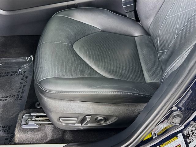 Used 2024 Toyota Highlander Platinum FWD image 18