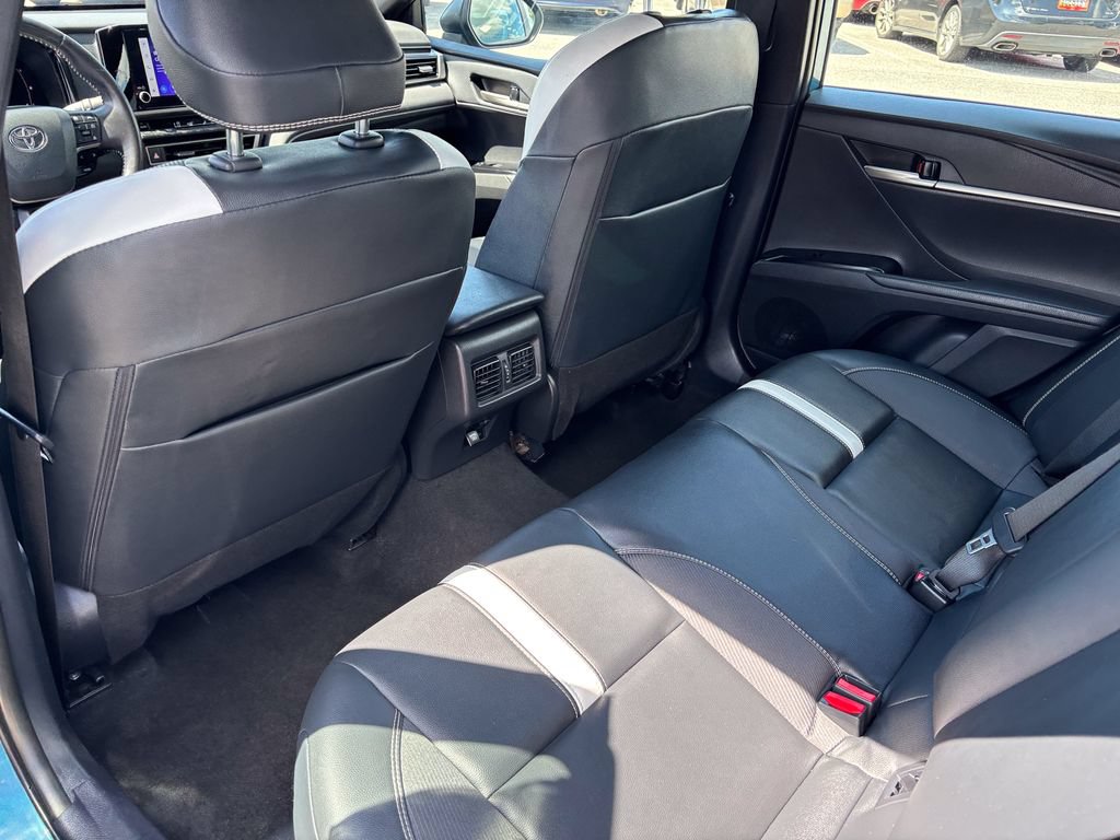 Used 2025 Toyota Camry SE FWD image 43