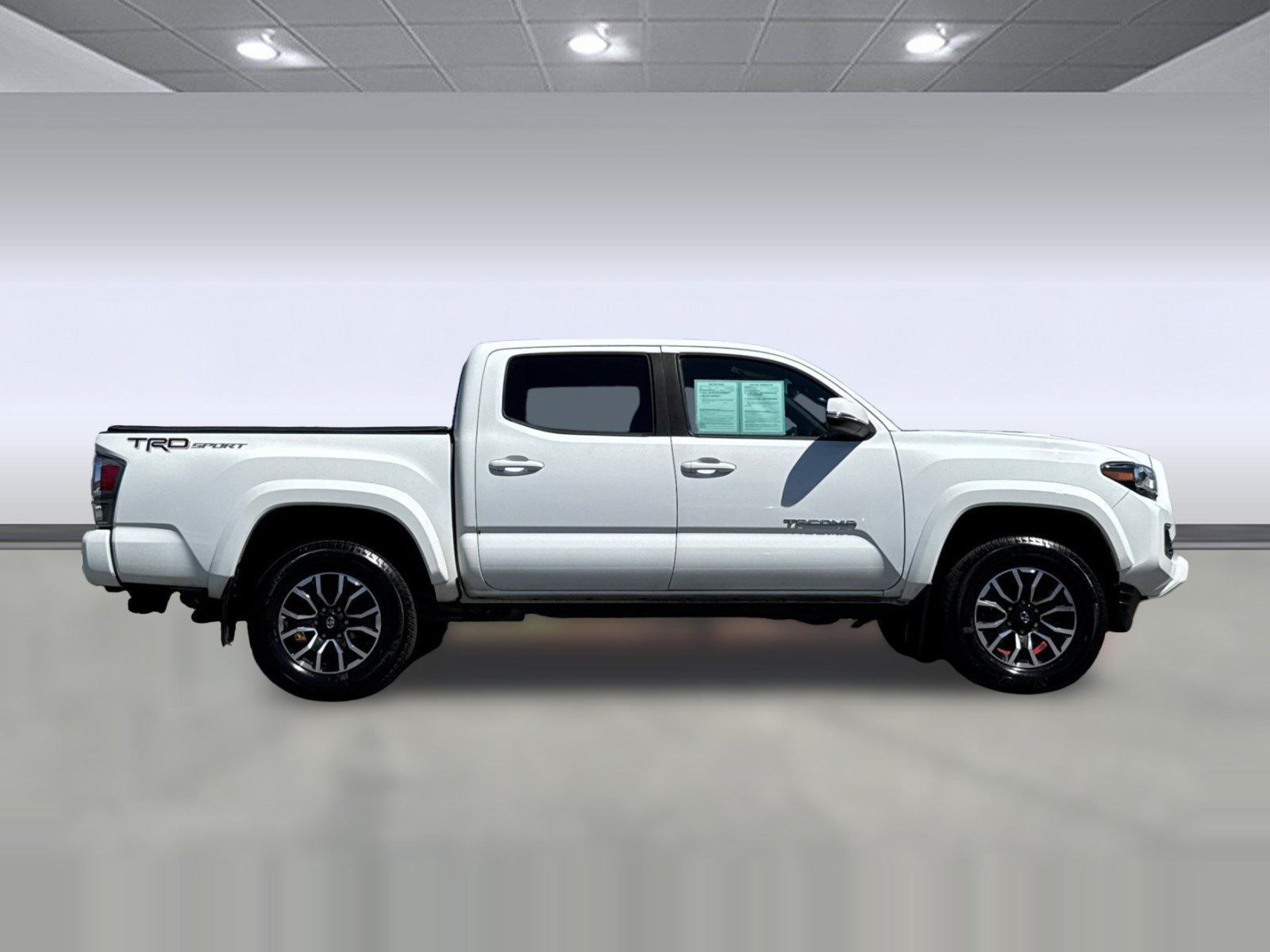 Used 2022 Toyota Tacoma TRD Sport w/ Technology Package RWD image 8