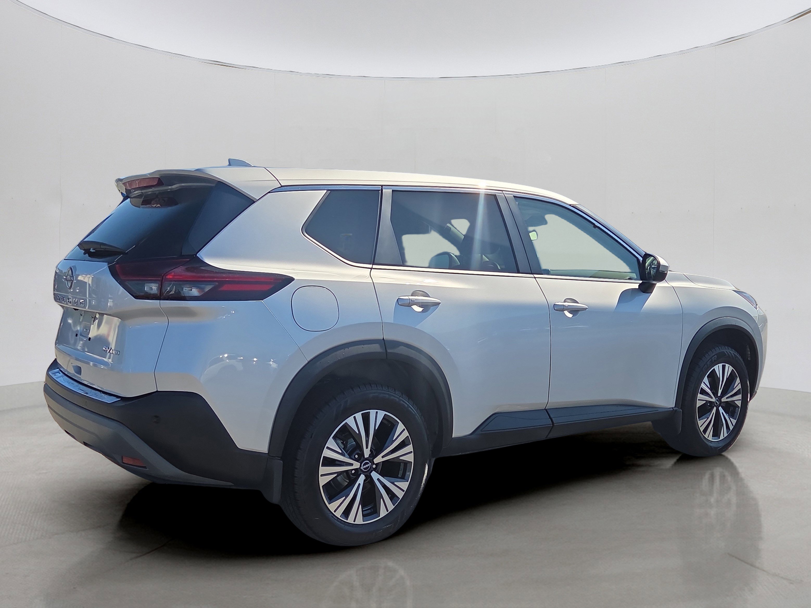 Certified 2022 Nissan Rogue SV image 3