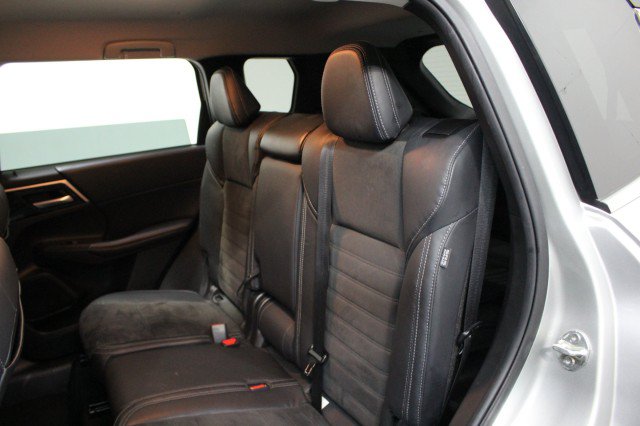 Used 2023 Mitsubishi Outlander SE FWD image 29