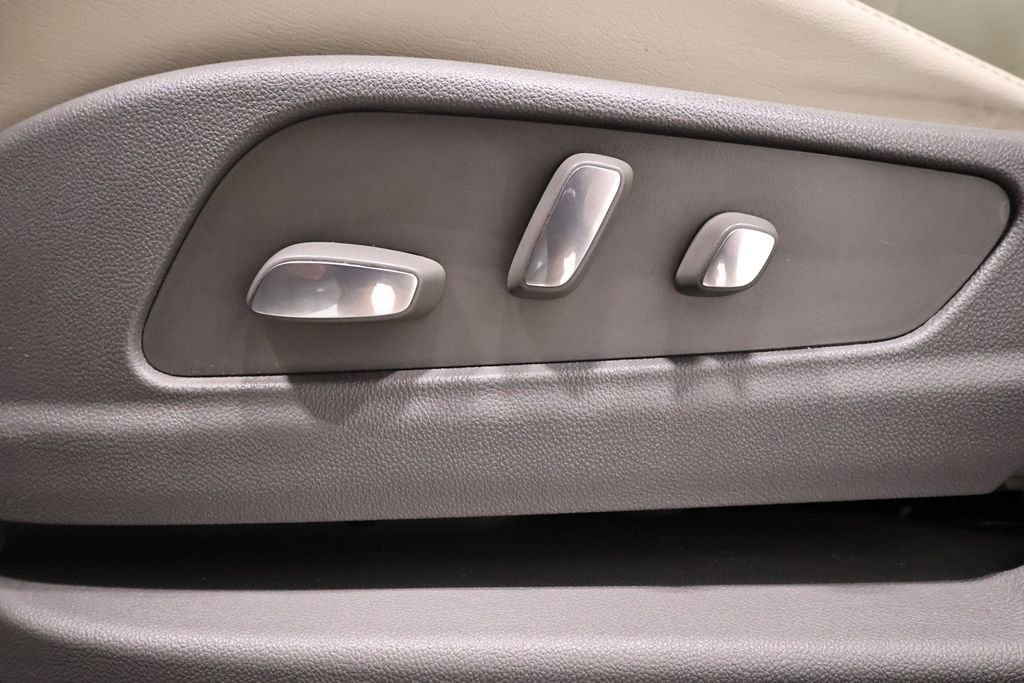 Used 2021 Cadillac XT6 Premium Luxury AWD/4WD image 14