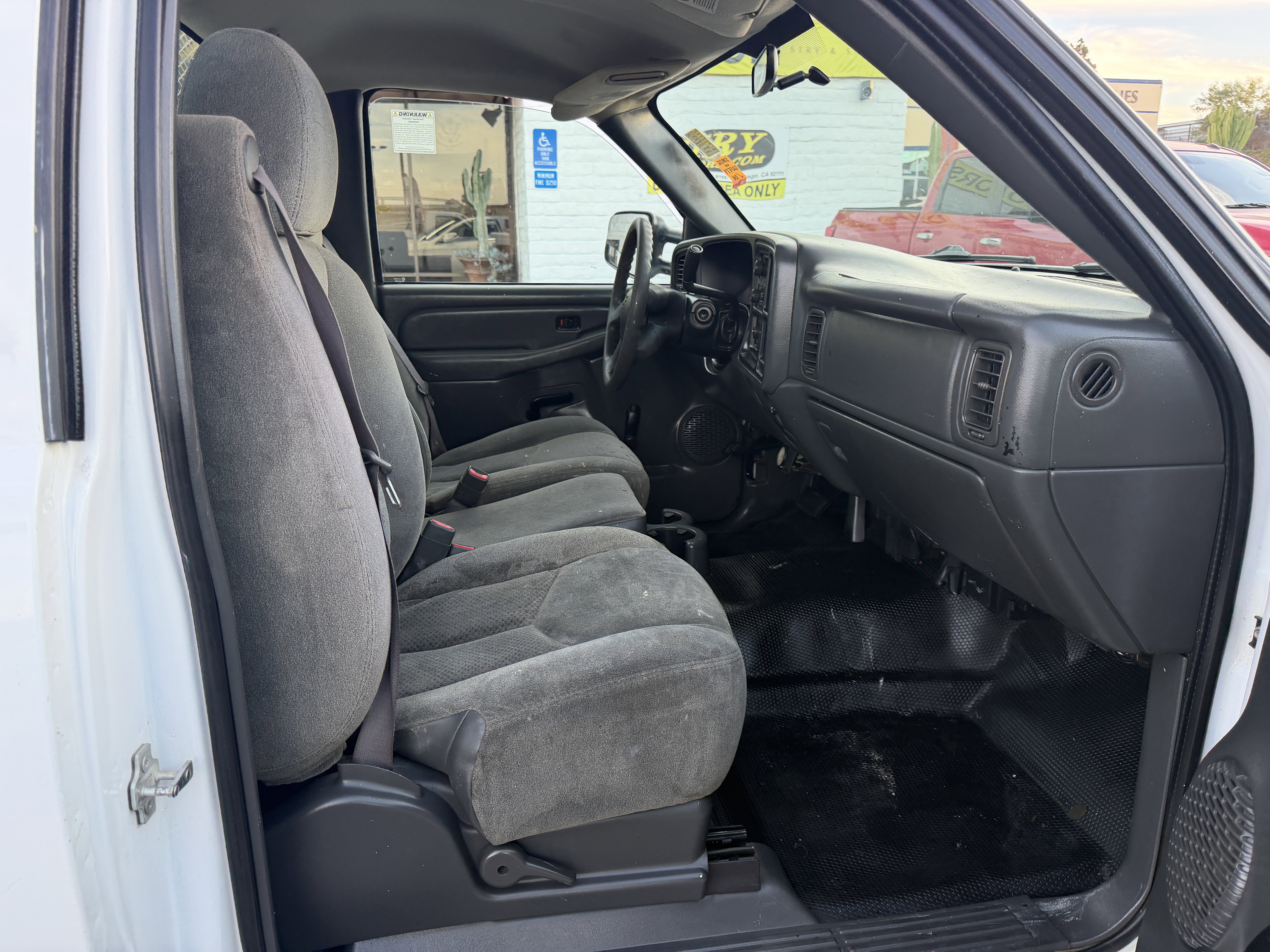 Used 2004 Chevrolet Silverado 2500 2WD Regular Cab image 15