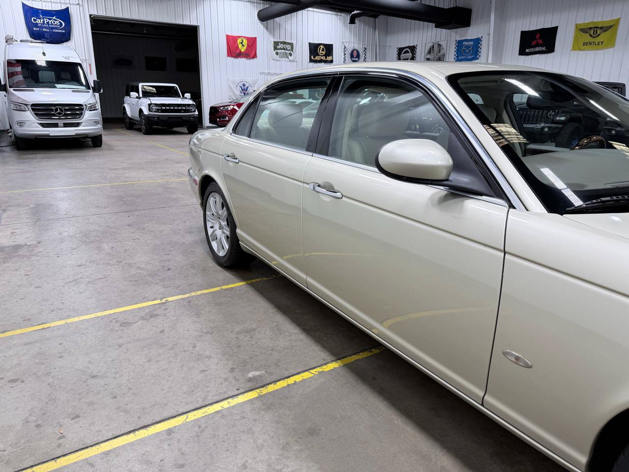 Used 2006 Jaguar XJ8 RWD image 20