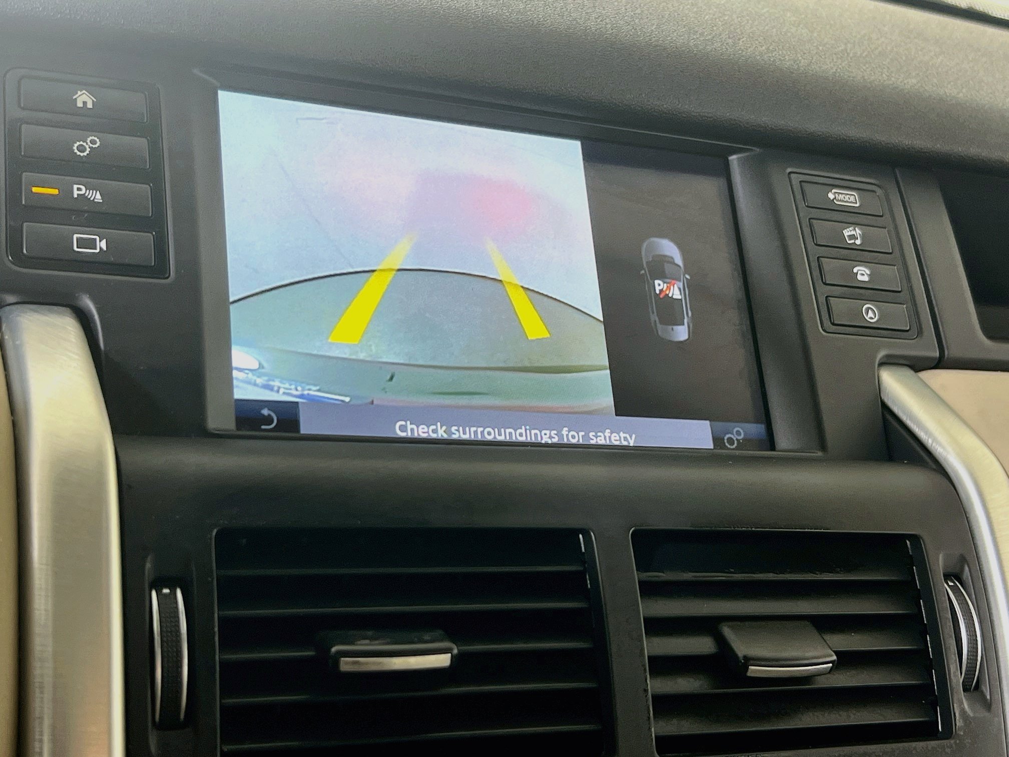 Used 2019 Land Rover Discovery Sport HSE AWD/4WD image 14
