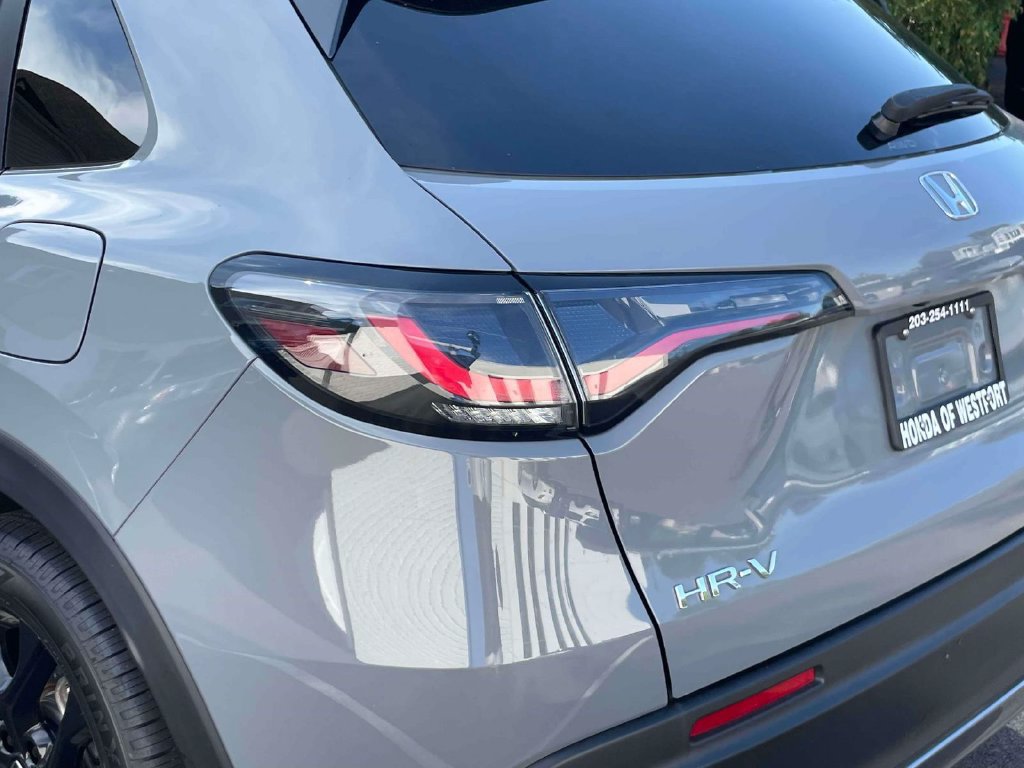 Certified 2025 Honda HR-V Sport image 10