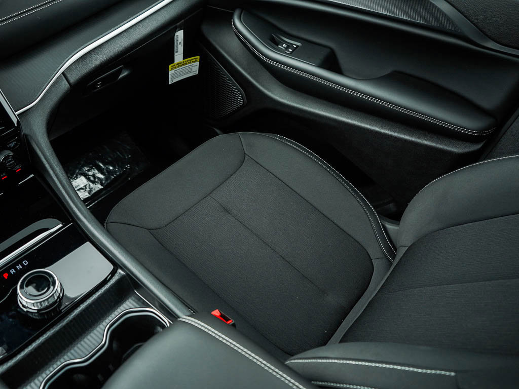 New 2025 Jeep Grand Cherokee L Laredo w/ Luxury Tech Group I image 26