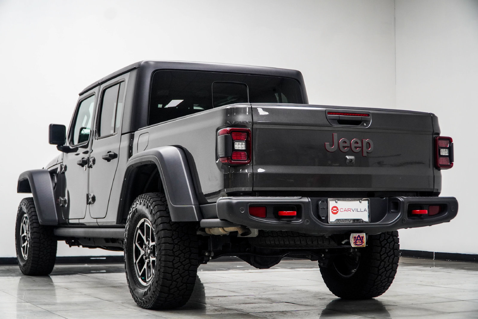 Used 2024 Jeep Gladiator Rubicon w/ Technology Group AWD/4WD image 18