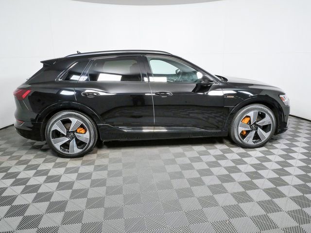 Certified 2022 Audi e-tron Premium Plus w/ Premium Plus Package image 2