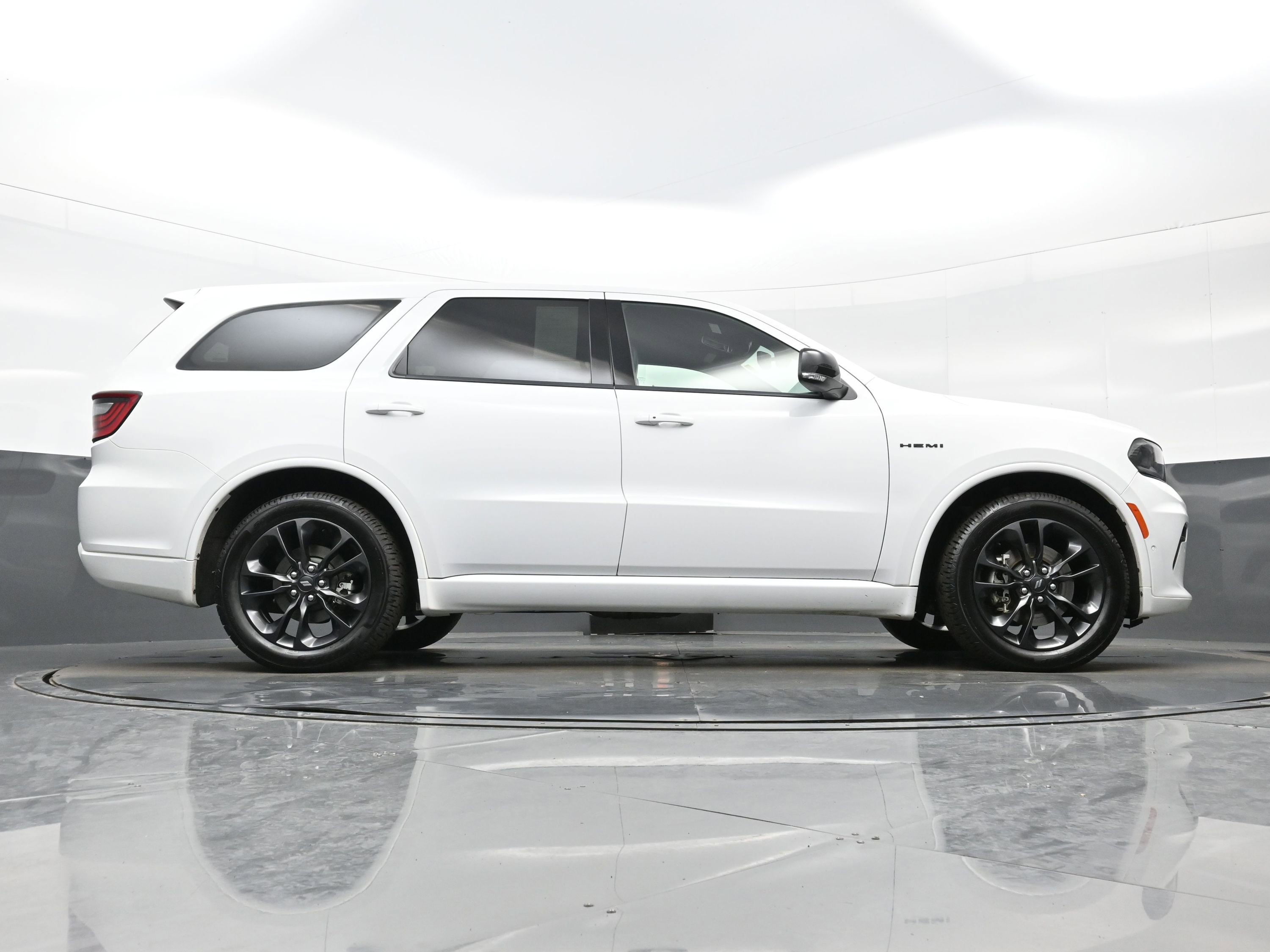 Used 2022 Dodge Durango R/T w/ Blacktop Package image 32