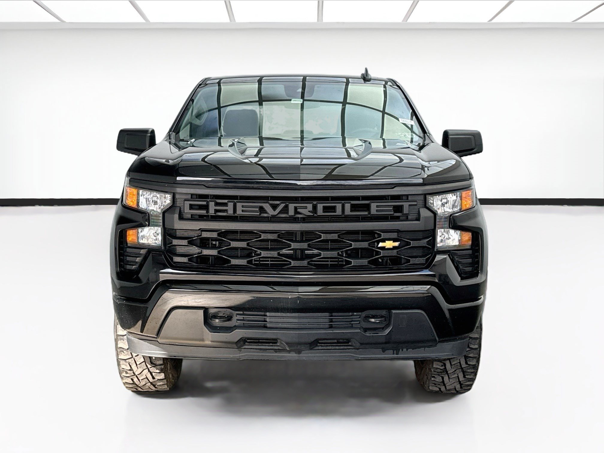Used 2024 Chevrolet Silverado 1500 Custom AWD/4WD image 2