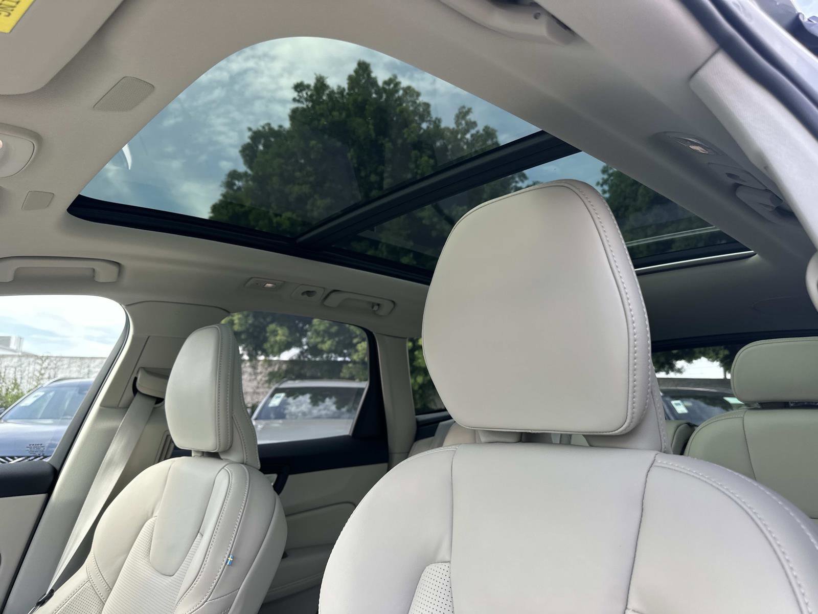 Certified 2026 Volvo XC60 B5 Ultra w/ Protection Package Premier image 35