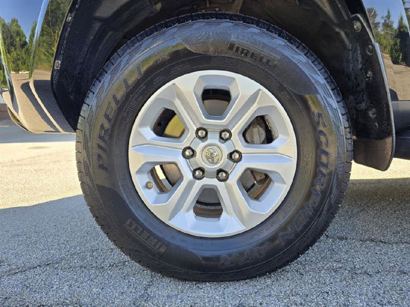 Used 2016 Toyota 4Runner SR5 AWD/4WD image 10