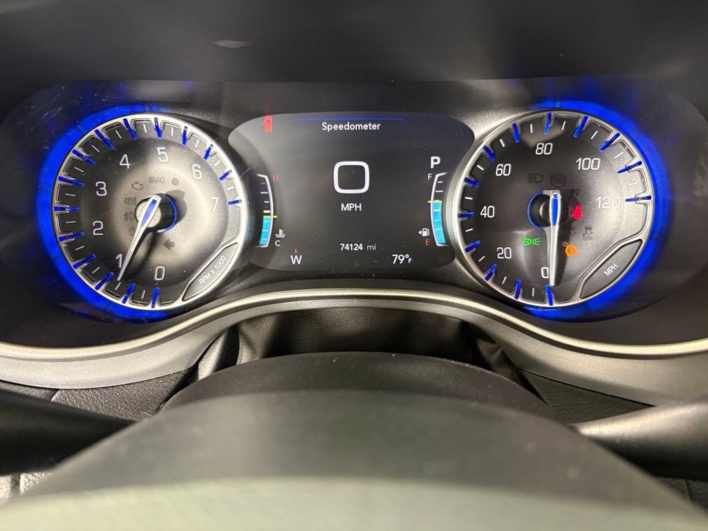 Used 2020 Chrysler Pacifica Touring-L Plus FWD image 25