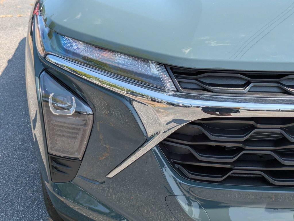 New 2026 Chevrolet Trax LS FWD image 10