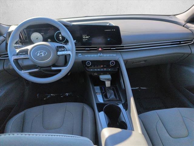 Used 2023 Hyundai Elantra SEL w/ Convenience Package FWD image 17