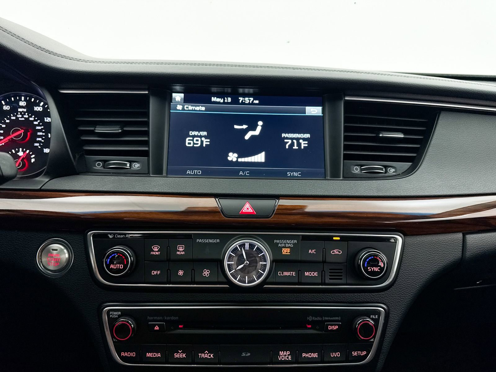 Used 2017 Kia Cadenza Technology FWD image 26