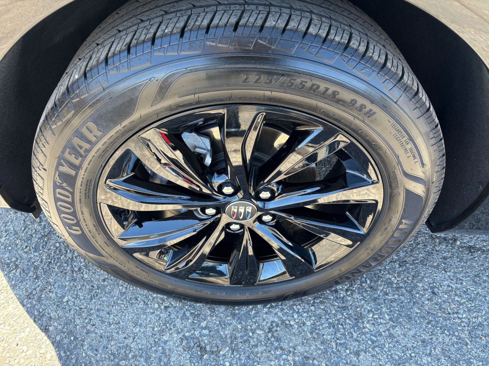 Used 2025 Buick Envista Sport Touring image 29