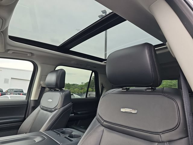 Certified 2025 Ford Expedition Platinum AWD/4WD image 12