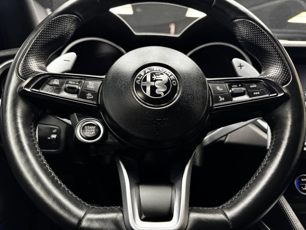 Used 2023 Alfa Romeo Stelvio Sprint image 22