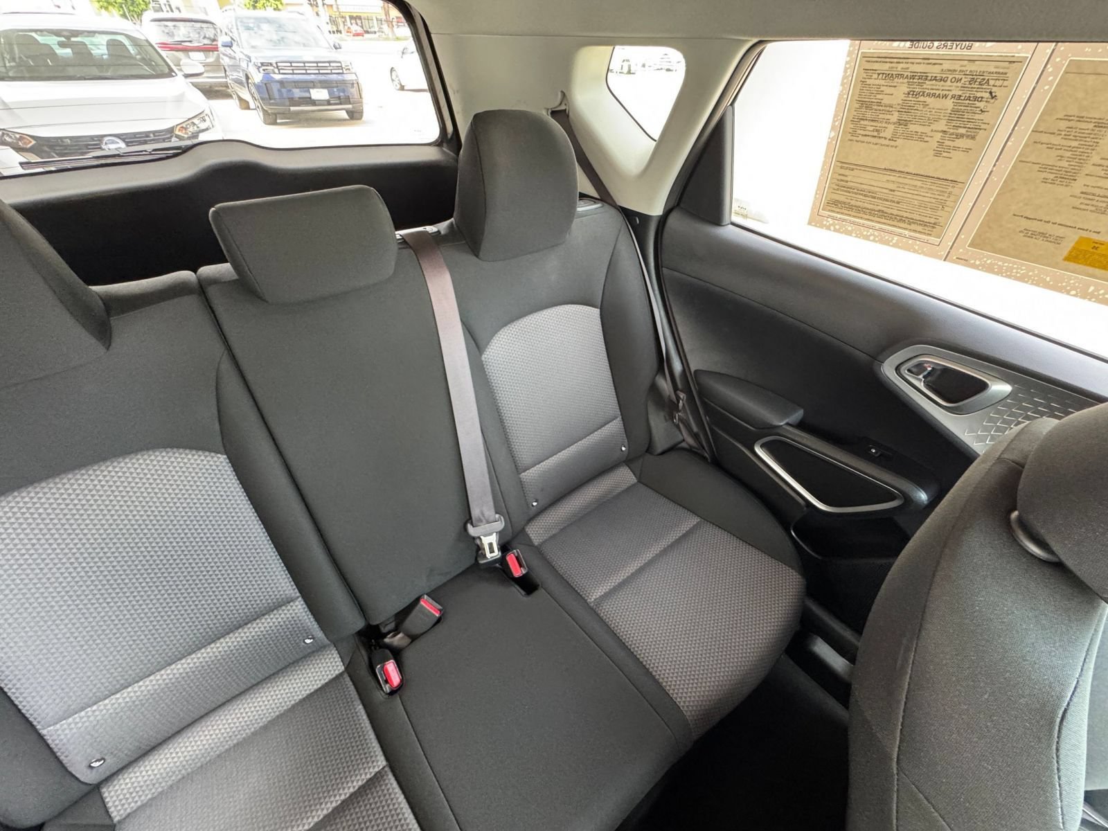 Used 2025 Kia Soul LX w/ LX Technology Package FWD image 34
