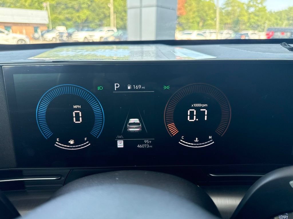 Used 2025 Hyundai Kona SEL FWD image 29