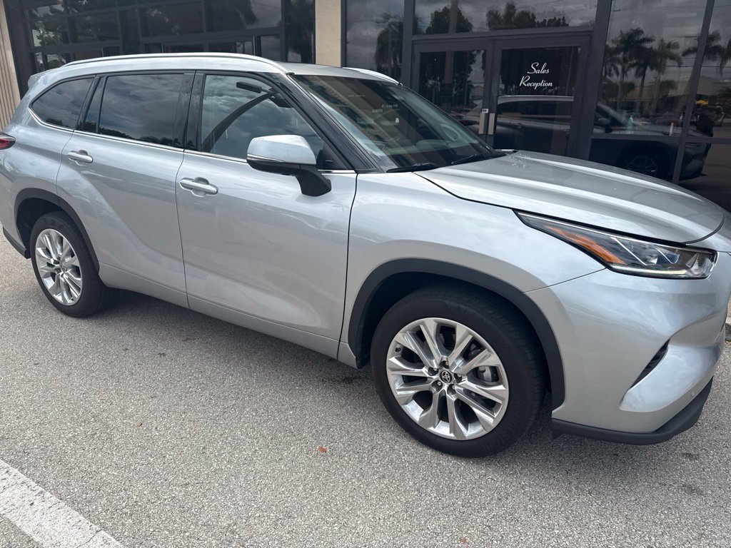 Used 2022 Toyota Highlander Limited