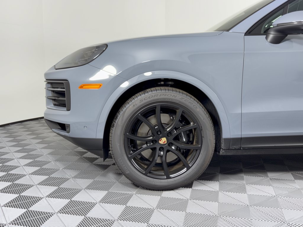 New 2026 Porsche Cayenne Coupe AWD/4WD image 13