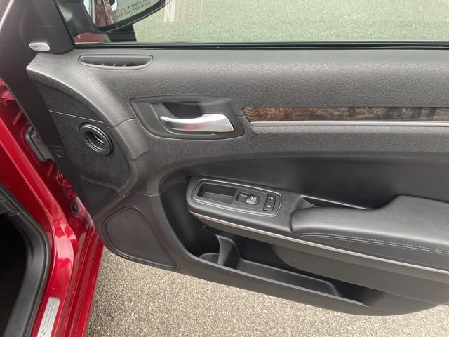 Used 2014 Chrysler 300 C image 46