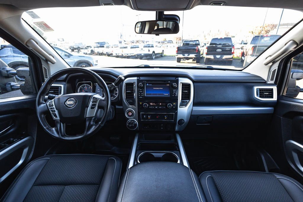 Used 2018 Nissan Titan PRO-4X AWD/4WD image 29