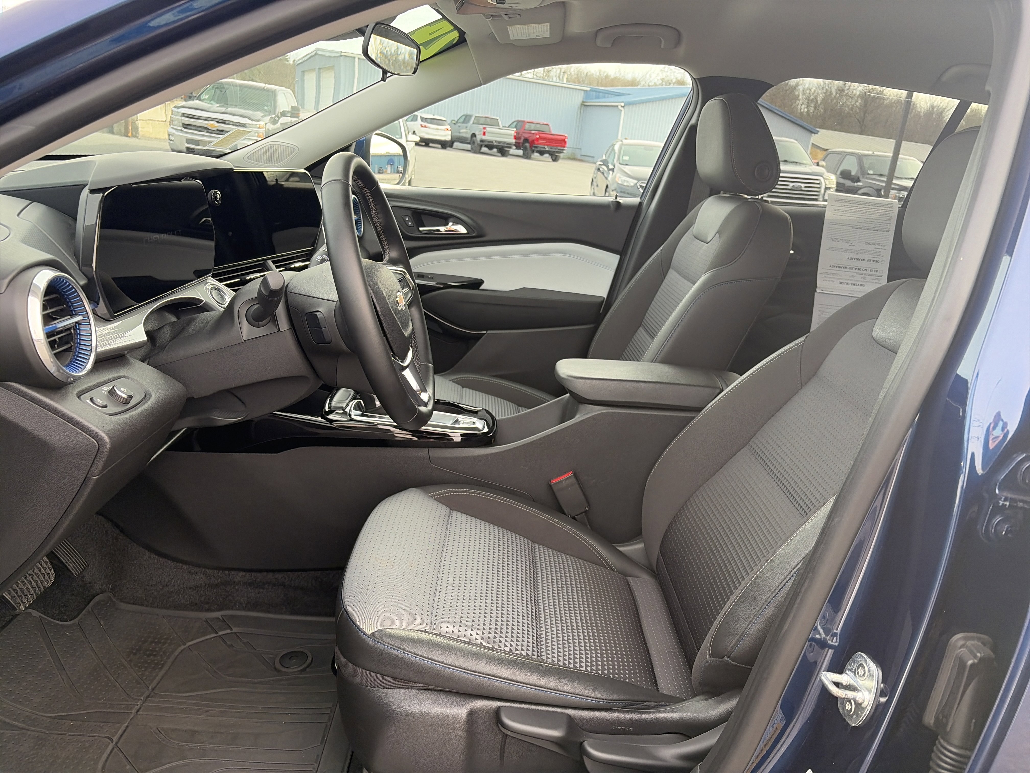 Used 2024 Chevrolet Trax LT w/ Driver Confidence Package image 12