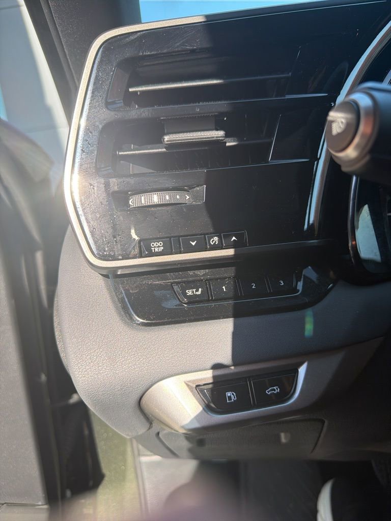 Used 2025 Lexus RX 350 Premium w/ Kick Sensor & Tow Package image 31