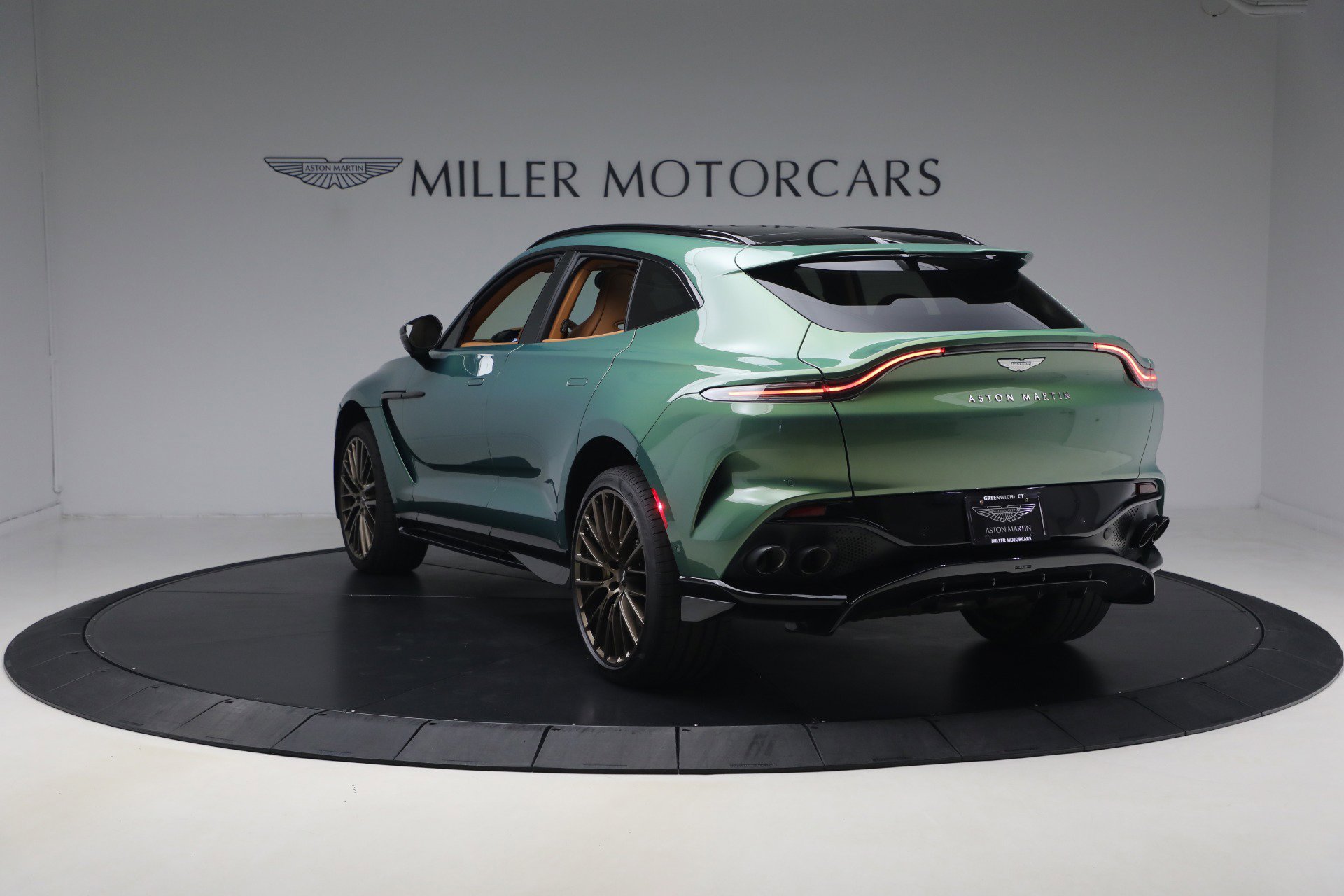Used 2025 Aston Martin DBX 707 AWD/4WD image 4