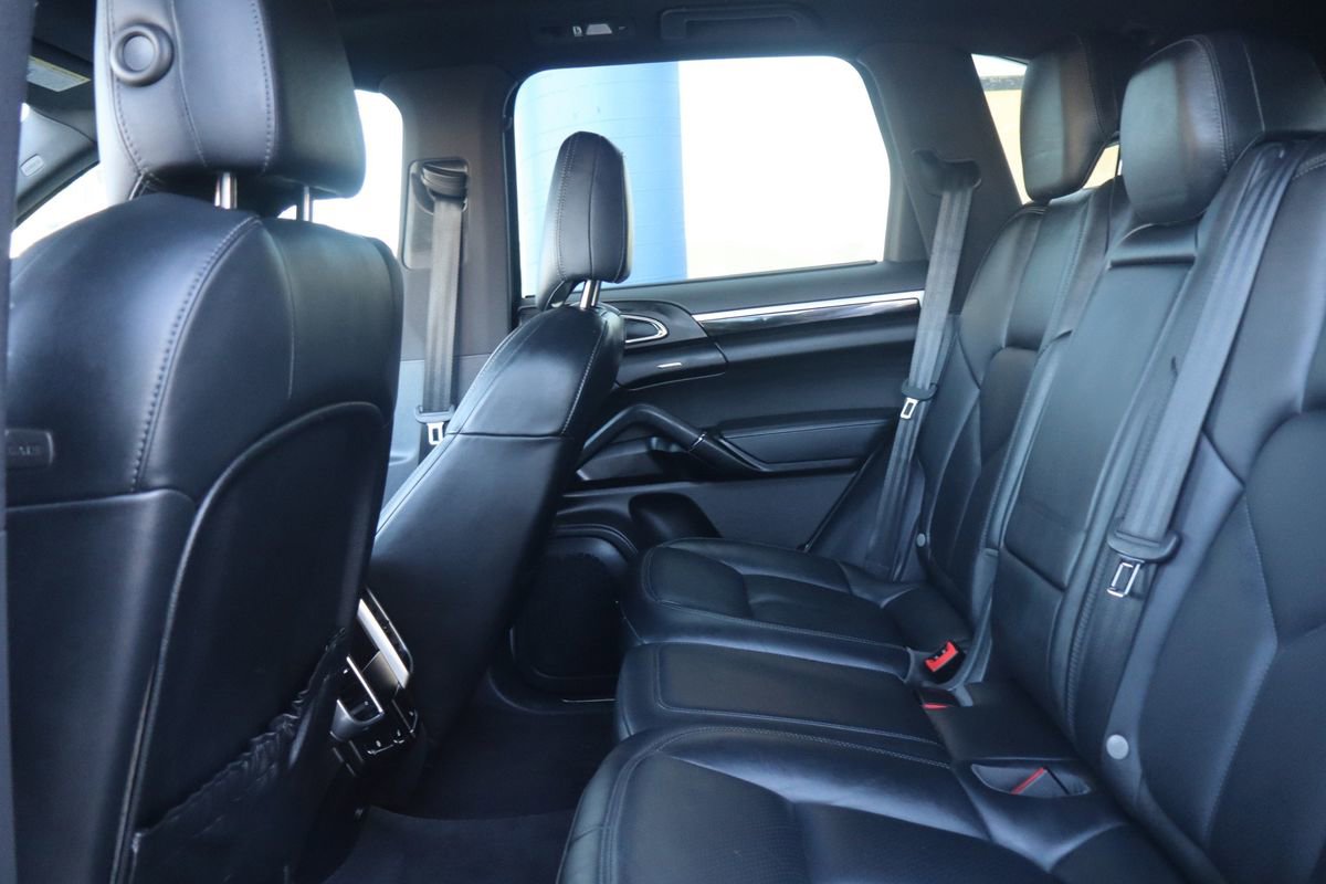 Used 2016 Porsche Cayenne image 11