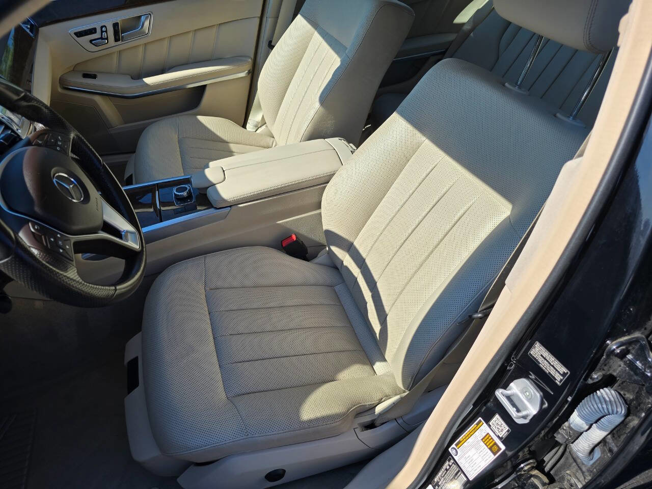 Used 2016 Mercedes-Benz E 250 4MATIC Sedan image 11