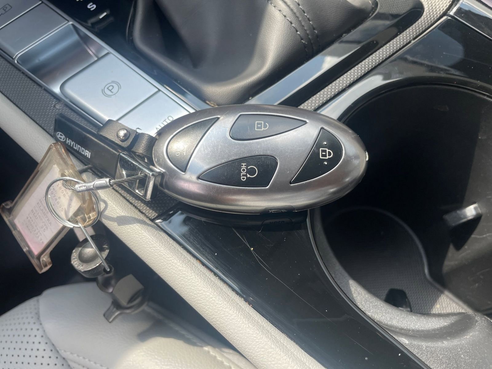 Used 2025 Hyundai Elantra Limited image 24